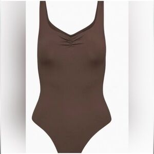 ARITZIA BABATON SWEETHEART CONTOUR BODYSUIT